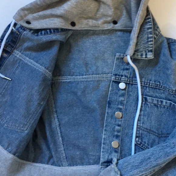 Jean jacket - Picture 2 of 3